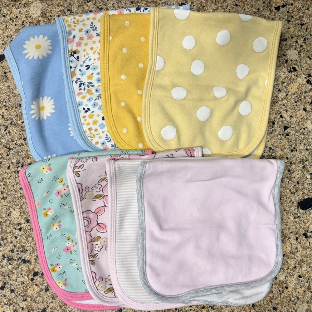 Mixed set of 8 burp cloths
